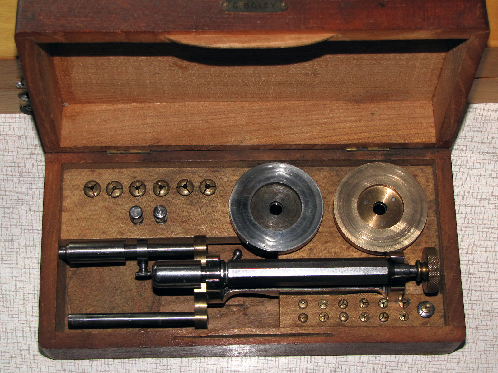 Screwhead Polishing Lathe